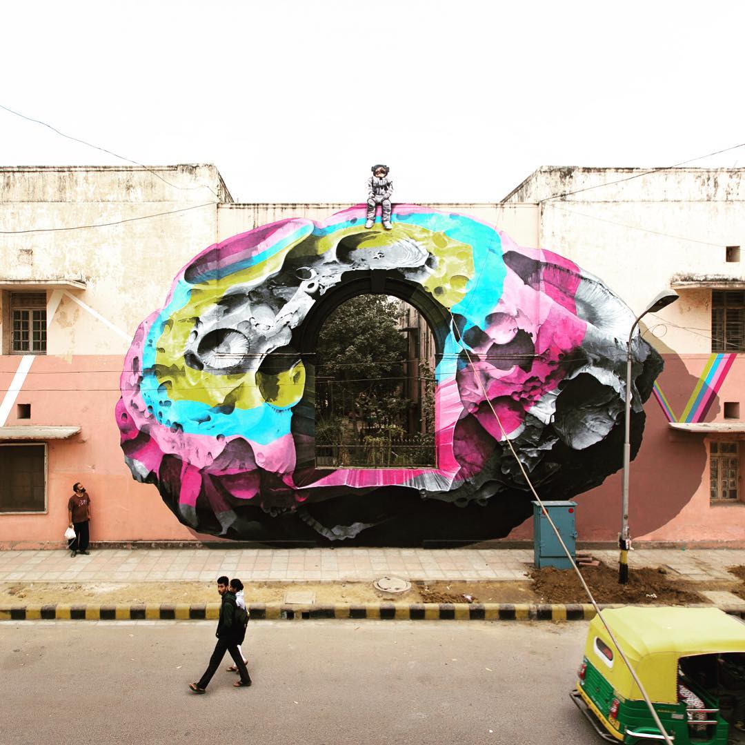 NEVERCREW just came back from India where they realized a couple of murals in New Delhi for St+Art India and for the exhibition “WIP” in New Delhi. The work is called “see through / see beyond” and consists of two paintings connected between them, although distant a few kilometers. This is The first one in Lodhi Colony in south-central New Delhi. Lodhi Colony is one of the oldest colonies established during the British period and was originally built in 1940. #thestreetisourgallery #streetphotography #murals #i_support_street_art #streetart #isupportstreetart #nevercrew #photooftheay #indiamurals