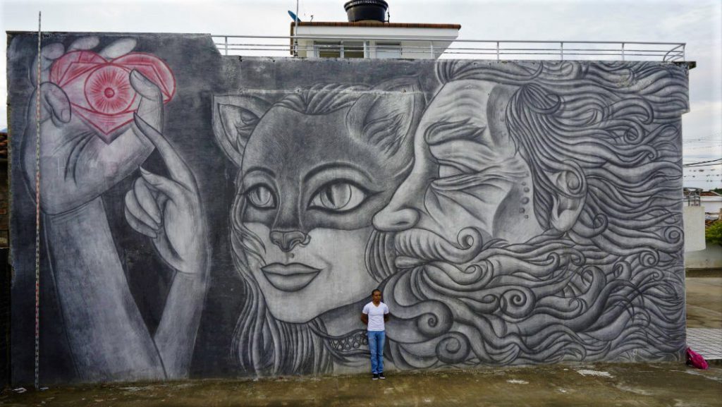 Julian Castillo makes Largest pencil mural